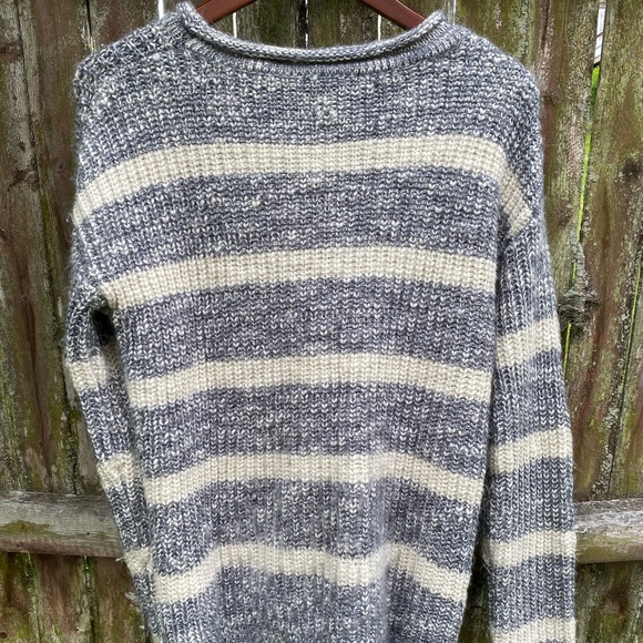 Knit striped sweater - Forever21 - sz L - Picture 2 of 2